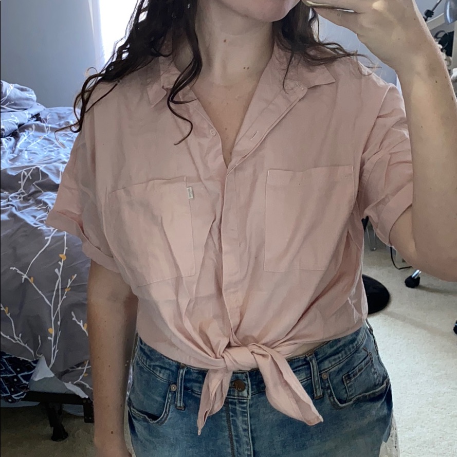 Women’s Levi’s Button Down
